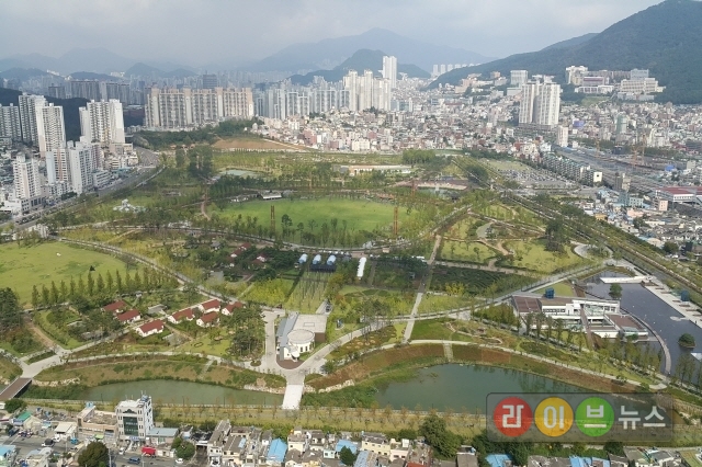 사진은 부산시민공원 도시숲