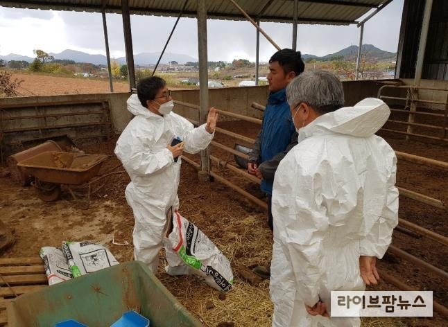 2021년 종합상담의 ‘종합만족도 조사’에서 응답자의 94.3%가 만족하는 것으로 나타났다. 사진은 현장방문 상담 모습.