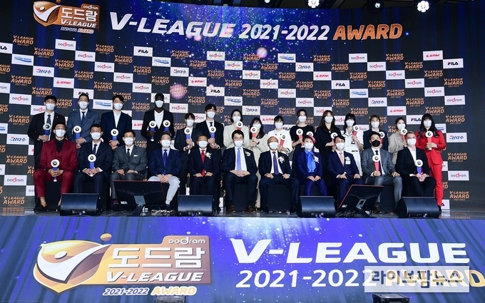 ‘도드람 2021~2022 V-리그 시상식’ 단체기념사진