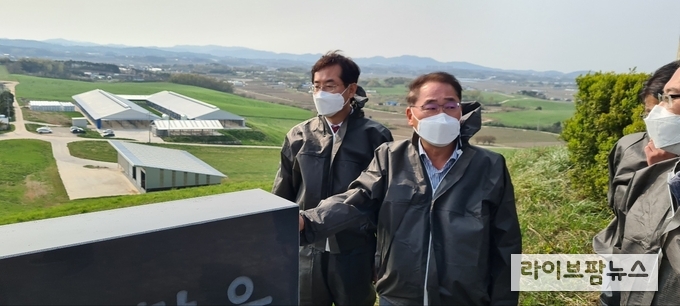김종훈 농림축산식품부 차관은 21일 오후, 충청남도 서산시에 있는 농협 한우개량사업소를 찾아 한우개량사업을 점검했다.