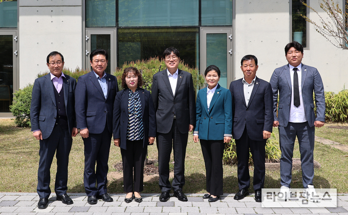 조재호 농촌진흥청장은 17일 전북 전주에서 한국종합농업단체협의회 소속 단체장을 초청해 간담회를 개최했다.