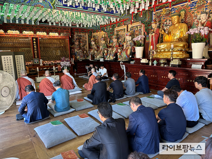 7일 오후 지난 7월 21일 전남 보성에서 스스로 생을 마감한 한돈농가의 고인을 추모하며, 전남 순천 송광사에서 추모 위령제(49재)가 열렸다.