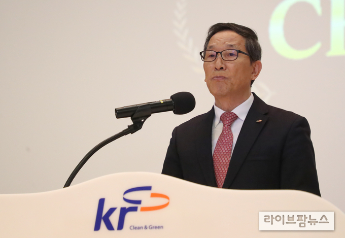 이병호 한국농어촌공사 사장이 '창립 115주년 기념식'에서 공사 미래 비전을 제시하고 있다.