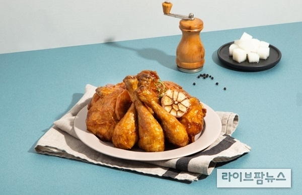 치킨 소자본창업 브랜드 ‘둘둘치킨’이 신규 가맹점을 대상으로 선착순 한정 ‘창업 프로모션’을 진행한다.