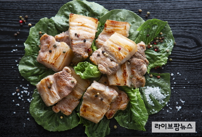 한돈에는 양질의 지방과 단백질이 모두 들어있어, 저탄고지 다이어트 식품으로 활용될 수 있다.