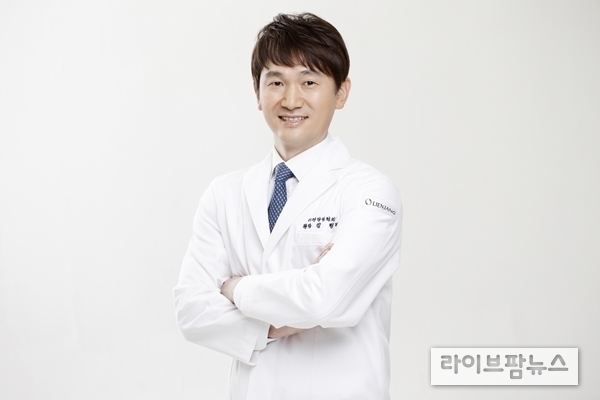 강남 리엔장성형외과 김정배 원장