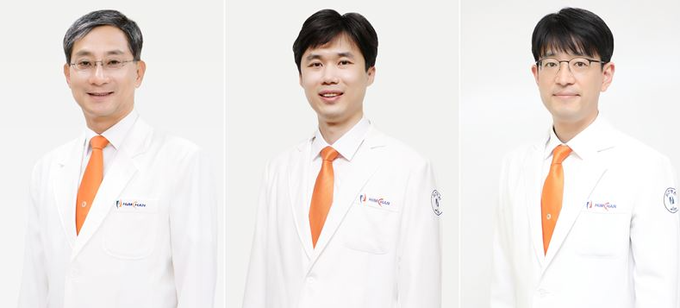 왼쪽부터 힘찬병원 이수찬 대표원장(책임저자·정형외과 전문의), 허준영 원장(제1저자·신경외과 전문의), 백지훈 원장(정형외과 전문의)