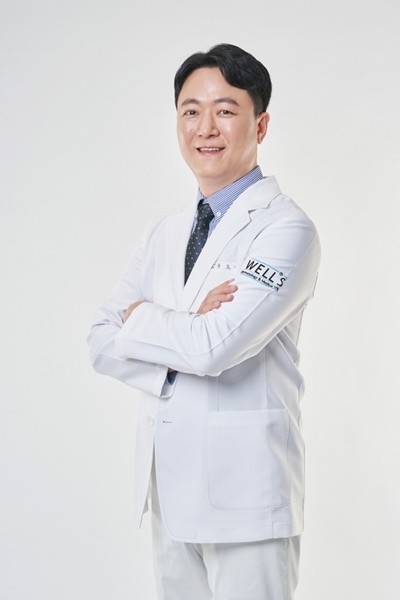 웰스피부과 압구정본점 류효섭 원장