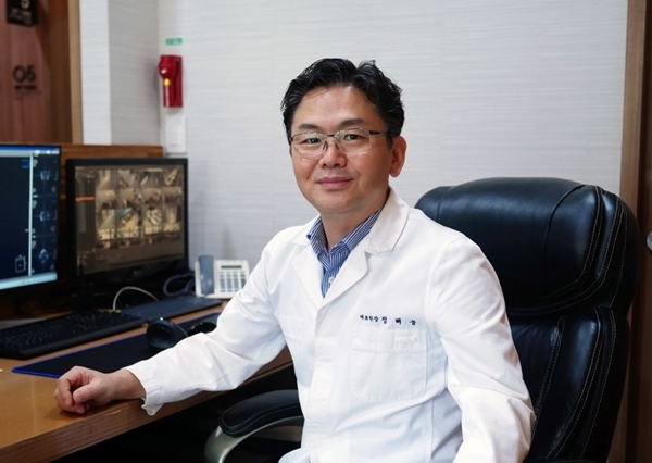 유씨강남치과 정해웅 원장