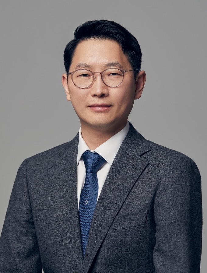 법무법인 율명 김진욱 대표변호사.