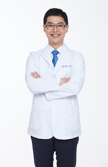 에이징엘성형외과 김선우 원장
