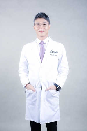 더라인성형외과 조재호 대표원장.
