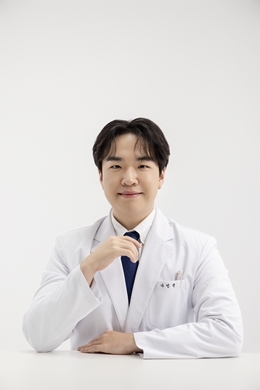 올라인의원 나민균 원장.