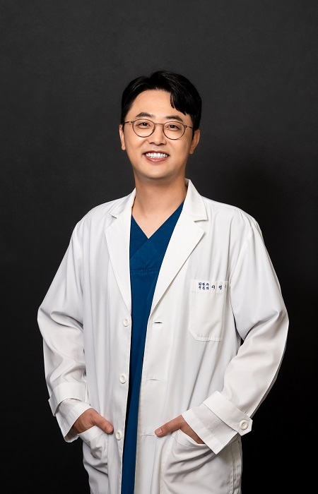 수피부과의원 파주운정점 이영욱 대표원장.