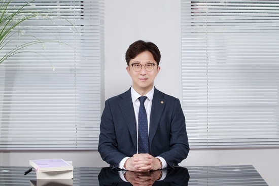 부산 법무법인 로운 김규범 변호사.