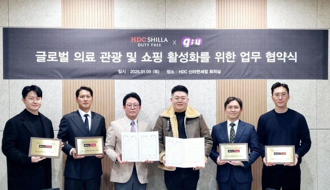 (왼쪽부터) 김태형 원장, 이정우 원장, 김은섭 팀장, 김민성 대표, 김성훈 원장, 박성원 이사.