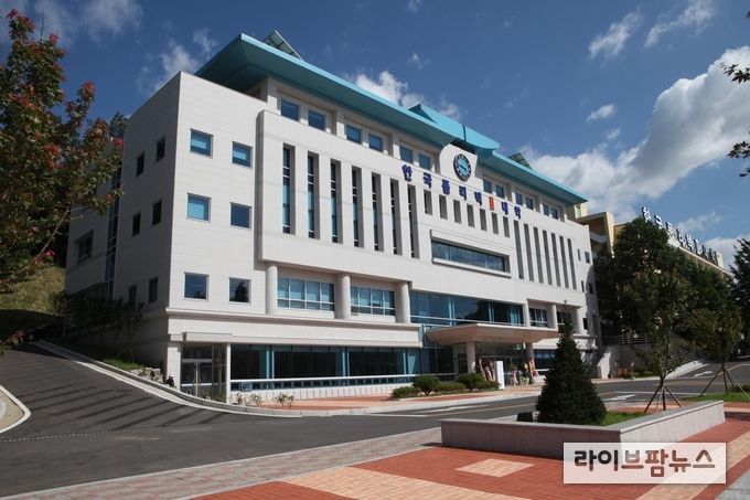 한국폴리텍대학 인천캠퍼스 본관 전경.(사진=한국폴리텍대학 인천캠퍼스)