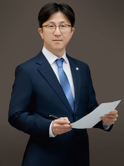 부산 법무법인 로운 김규범 변호사.