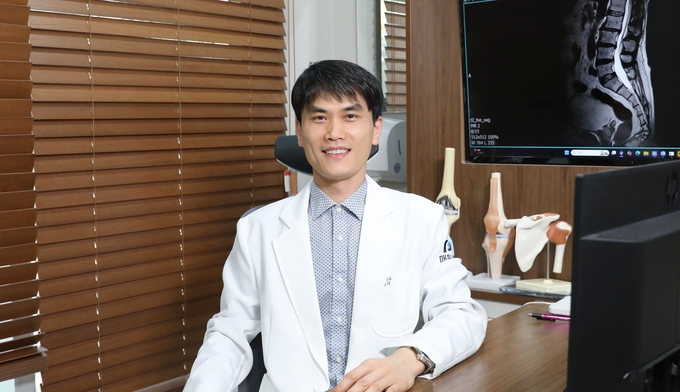 수원 매듭병원 신경외과 박흥식 원장