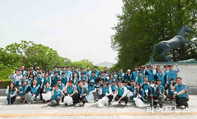 한국마사회가 지난 8일 환경보호와 지역상생 실천을 위한 ‘플로깅 캠페인’을 실시했다.