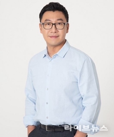 디바성형외과 김종명 원장