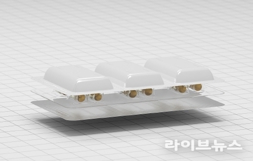 이중 포장으로 섭취 직전까지 산소를 제어하는 셀로닉스만의 ‘트로피칼 블리스터 패키지’(사진 제공: 셀로닉스)