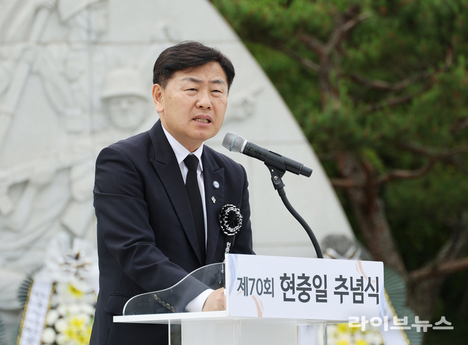 김관영 도지사사 국립임실호국원에서 열린 제70회 현충일 추념식식에서 추념사를 하고 있다.(사진=전북특별자치도)