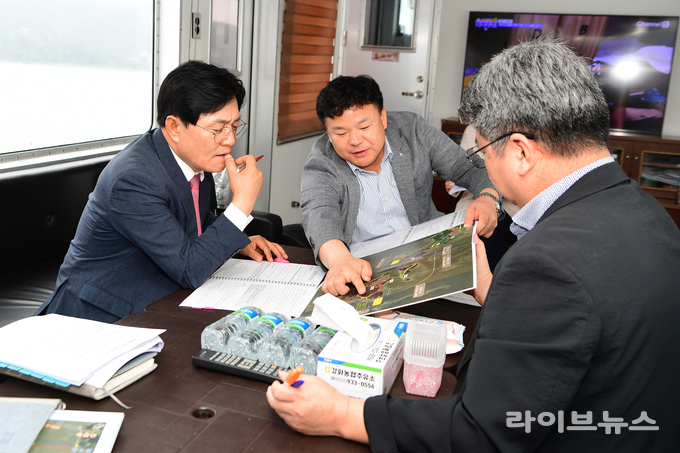 박용철 강화군수가 직접 군민들을 찾아가는 ‘이동군수실’을 재개하며 본격적인 소통 행보에 나섰다.(사진=인천강화군)