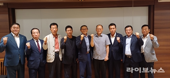 가축위생방역지원본부는 지난 15일, 서울에서 축산관련 생산자단체장을 초청해 간담회를 개최했다.