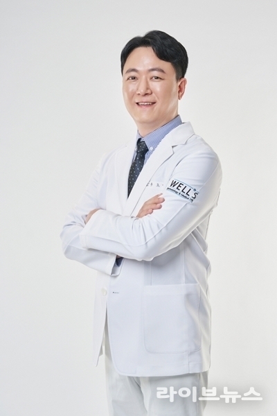 웰스피부과 압구정본점 류효섭 원장