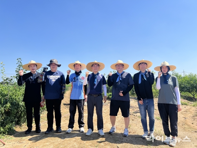 참여 직원들의 단체 사진.