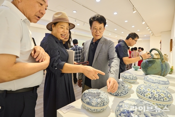 인천 공예명장 전시회인 첫번째 공명(工名)이 서울 종로구 인사동의 서울경인미술관 제3전시실에서 열렸다.(사진=인천테크노파크)