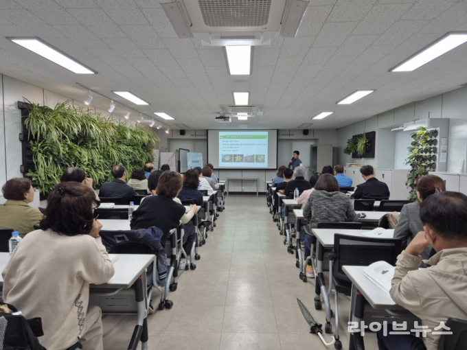 도시농업 기초과정 교육 모습.(사진=인천시)