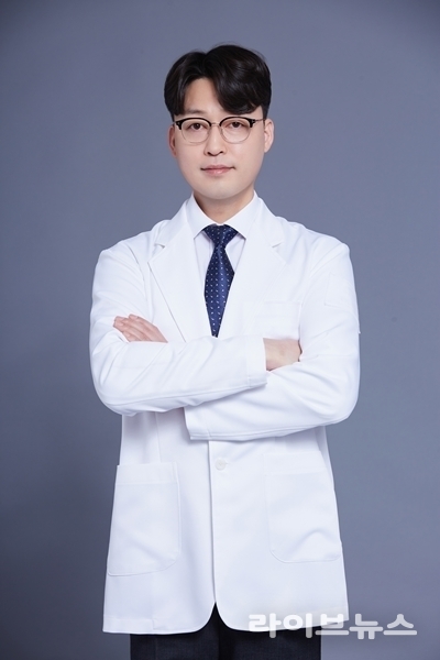 모모의원 부산점 고상진 원장
