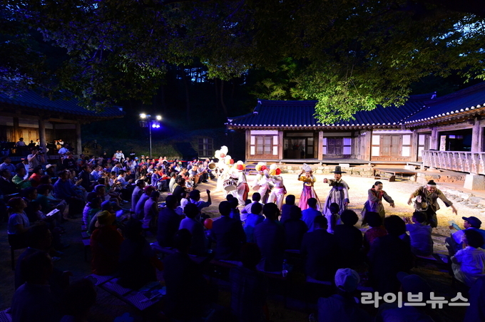 한옥자원활용 고창 농악 상설공연.(사진=고창군)