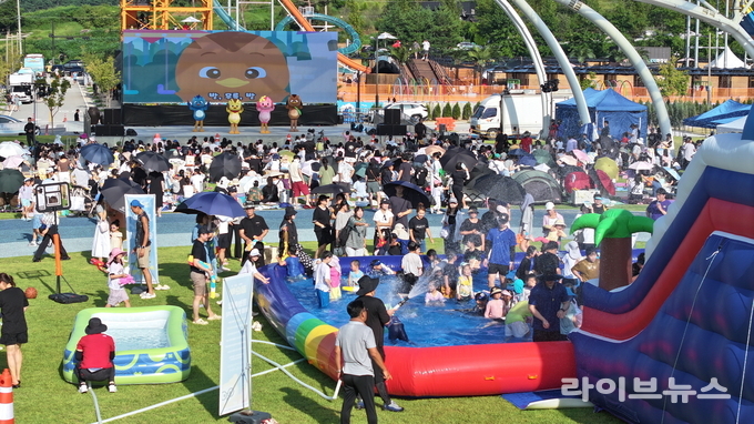 순창발효관광재단이 여름방학을 맞아 마련한 가족형 여름축제 꼬마들의 순창 오락실 행사 모습.(사진=순창군)