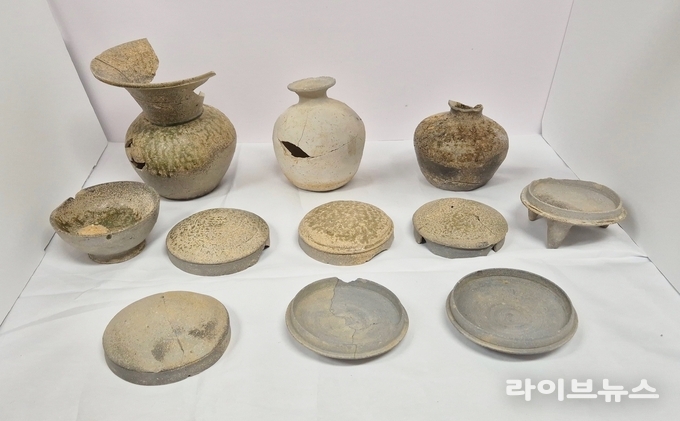 정읍 은선리와 도계리 고분군에서 금제 장신구와 백제계 토기·철기가 대거 출토됐다.(사진=정읍시)