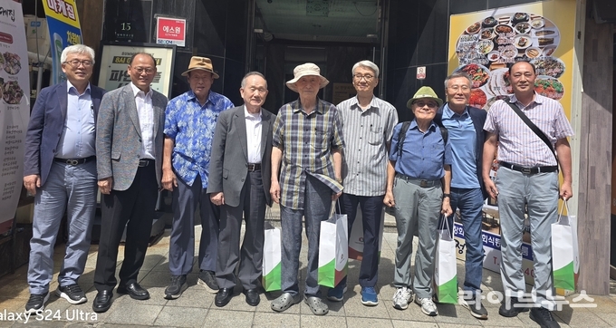 가축위생방역지원본부는 26일, 전임 본부장을 초청하여, 국정목표와 연계한 기관 운영 효율성 제고 방향에 대한 고견 청취를 위하여 간담회를 개최했다.