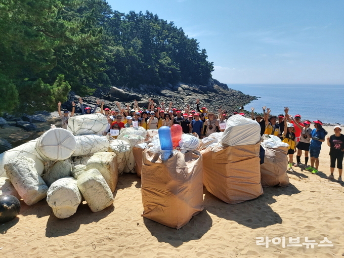 소야도 해양정화활동.(사진=인천관광공사)