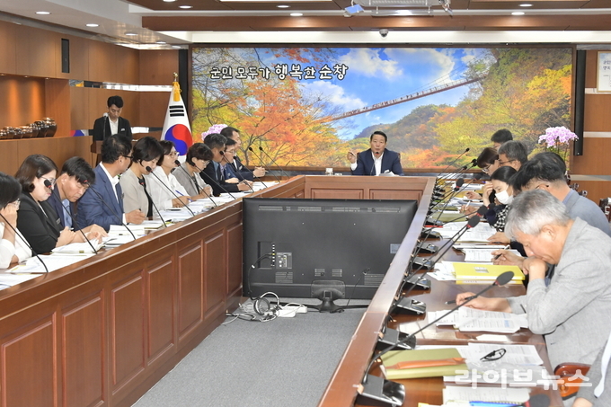 순창군이 군청 영상회의실에서 각 실과 부서장, 읍·면장이 참석한 가운데 제20회 순창장류축제 최종보고회를 진행하고 있다.(사진=순창군)
