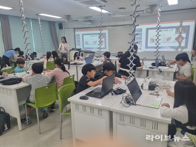 항공우주를 주제로 한 찾아가는 과학캠프.(사진=인천대학교)