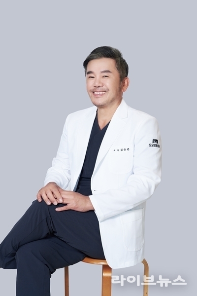 모모성형외과의원 서울점 김승준 원장