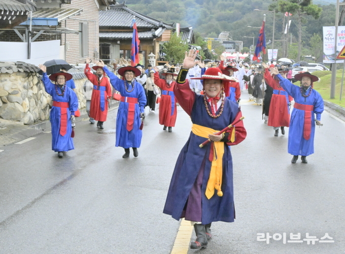 최영일 순창군수가 순창고추장 임금님 진상행렬에 참여했다.(사진=순창군)