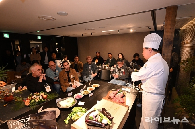 농림축산식품부와 한식진흥원은 지난 27일부터 28일까지 서울 일대에서 열린 ‘2025 한식 컨퍼런스 워크숍’을 성황리에 개최했다.