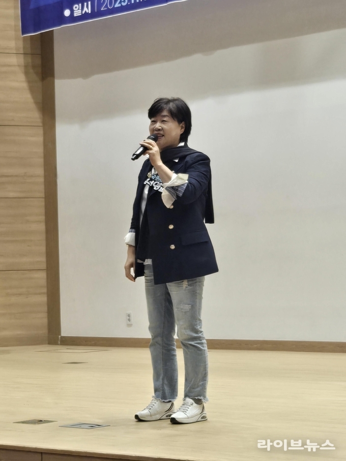 11월 1일 의원회관 대회의실에서 열린 <도심공공주택 복합사업 신속추진 및 제도개선 촉구 결의대회>에서 인사말을 하고 있는 서영교 의원