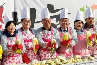 한돈자조금, 2025 국회 생생텃밭 김장나눔행사 동참